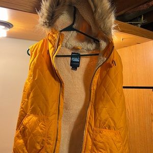 Iceburg Outfitters Faux Fur Fleeced Lined Puffer Vest Women’s Size Large